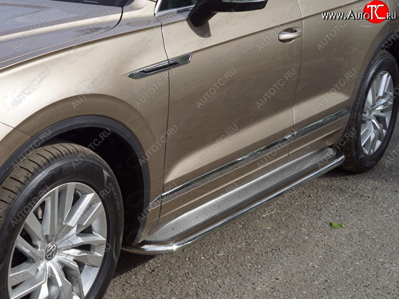56 999 р. Пороги с площадкой 75х42 мм ТСС Тюнинг  Volkswagen Touareg  CR (2018-2025) (нержавейка)  с доставкой в г. Керчь