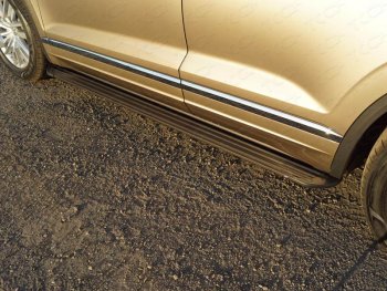 Пороги алюминиевые Slim Line ТСС Тюнинг Volkswagen Touareg  CR (2018-2025) (Black)