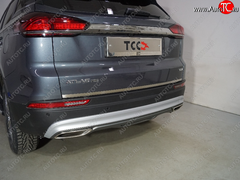 1 999 р. Накладка на заднюю дверь, ТСС Тюнинг  Geely Atlas Pro  NL3 (2019-2025) (Лист шлифованный)  с доставкой в г. Керчь