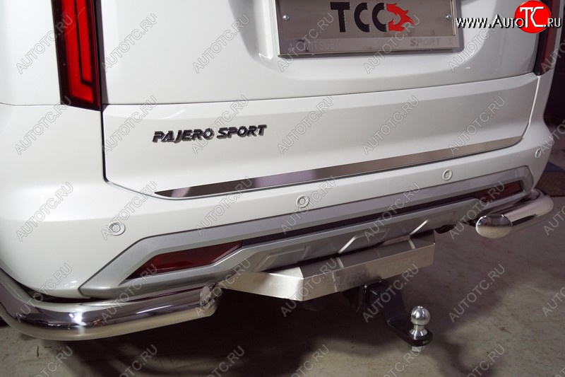 2 599 р. Накладка на заднюю дверь, ТСС Тюнинг Mitsubishi Pajero Sport QF рестайлинг (2019-2022) (лист шлифованный)  с доставкой в г. Керчь