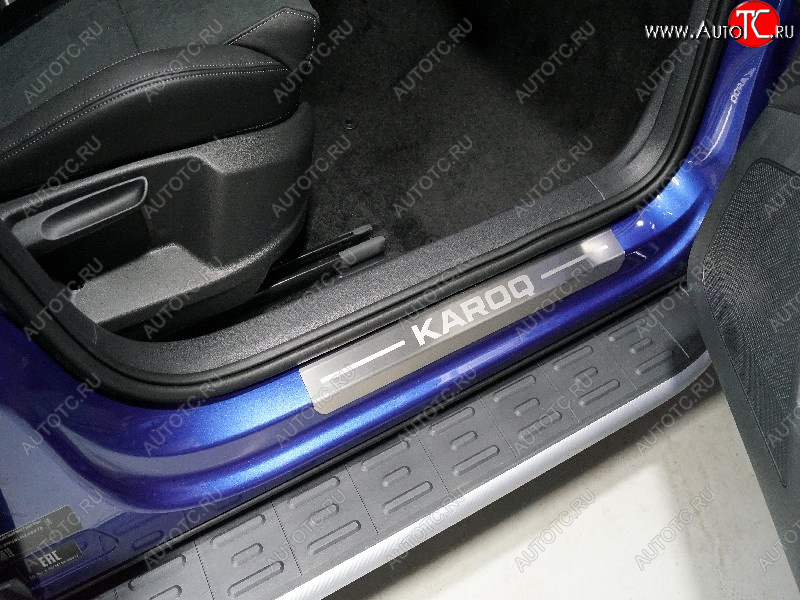 3 879 р. Накладки на пороги, ТСС Тюнинг  Skoda Karoq  NU7 (2020-2025) рестайлинг (лист шлифованный надпись Karoq)  с доставкой в г. Керчь