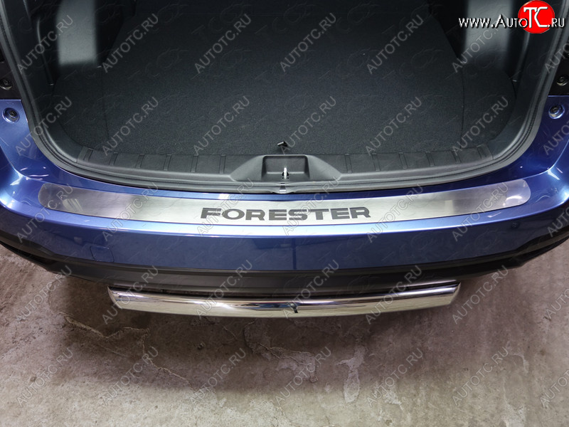 4 999 р. Накладка на задний бампер, ТСС Тюнинг  Subaru Forester  SJ (2016-2019) рестайлинг (лист шлифованный надпись Forester)  с доставкой в г. Керчь