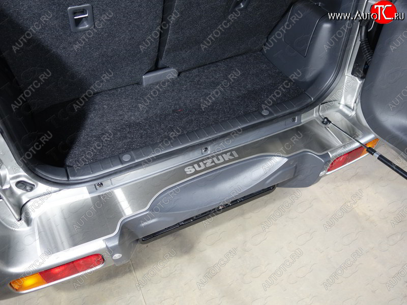 4 399 р. Накладка на задний бампер, ТСС Тюнинг  Suzuki Jimny  JB23/JB43 (2012-2018) 2-ой рестайлинг (лист шлифованный надпись Suzuki)  с доставкой в г. Керчь