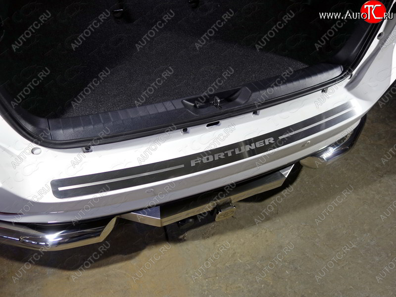 3 999 р. Накладка на задний бампер, ТСС Тюнинг  Toyota Fortuner  AN160 (2015-2020) дорестайлинг (лист шлифованный надпись Fortuner)  с доставкой в г. Керчь