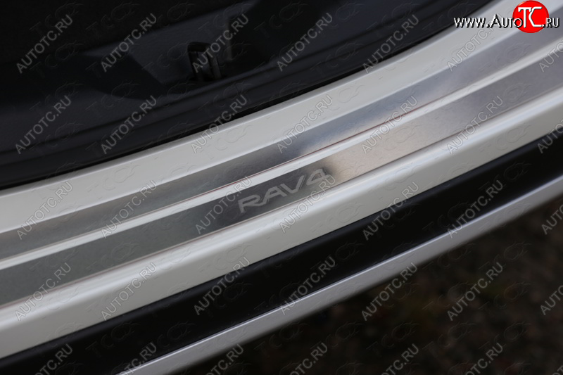 3 999 р. Накладки на задний бампер, ТСС Тюнинг  Toyota RAV4  XA40 (2015-2019) 5 дв. рестайлинг (лист шлифованный надпись RAV4)  с доставкой в г. Керчь