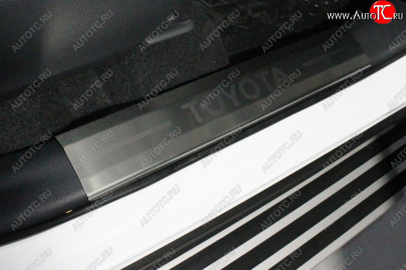 4 799 р. Накладки на пластиковые пороги ТСС Тюнинг  Toyota RAV4  XA50 (2018-2025) 5 дв. дорестайлинг (лист шлифованный надпись Toyota)  с доставкой в г. Керчь