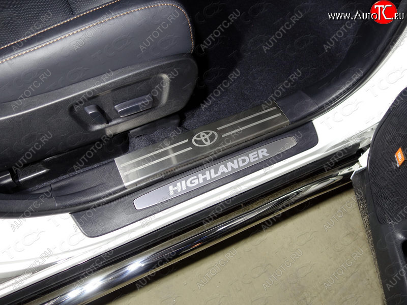 3 999 р.  Накладки на пластиковые пороги, ТСС Тюнинг  Toyota Highlander  XU50 (2016-2020) рестайлинг (лист шлифованный логотип Toyota)  с доставкой в г. Керчь