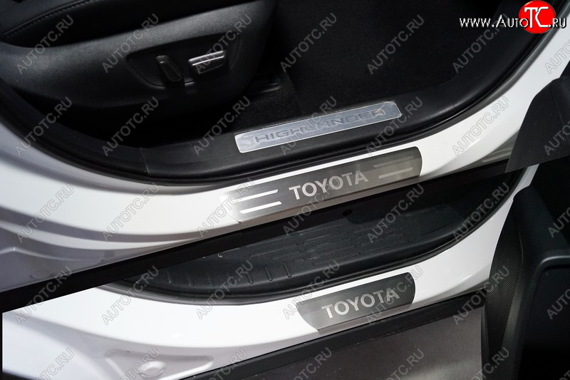 4 699 р. Накладки на пороги, ТСС Тюнинг  Toyota Highlander  XU70 (2020-2025) (лист шлифованный надпись Toyota)  с доставкой в г. Керчь