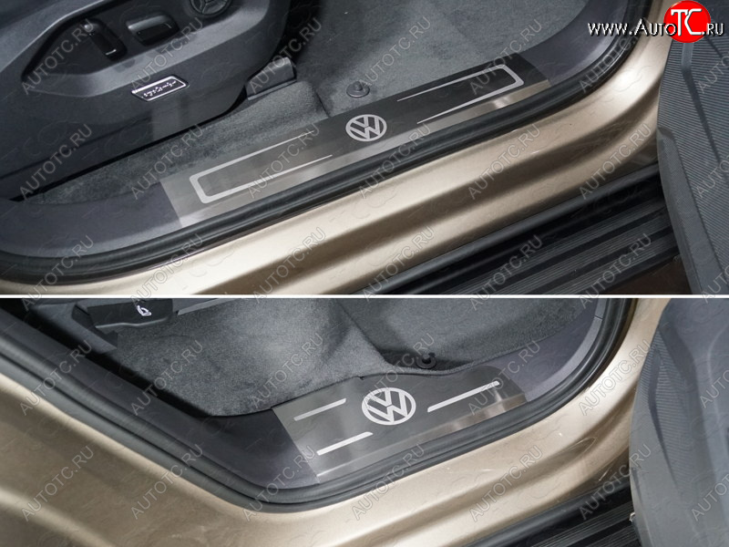8 999 р. Накладки на передние пороги, ТСС Тюнинг  Volkswagen Touareg  CR (2018-2025) (лист шлифованные логотип VW)  с доставкой в г. Керчь