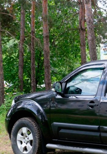 Молдинг двери задний правый широкий Русская Артель Nissan Navara  2 D40 (2004-2010) дорестайлинг (шагрень)