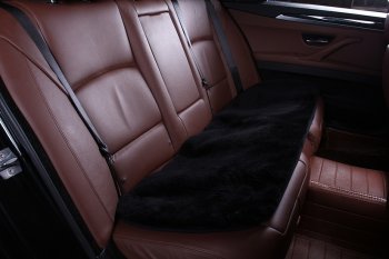 Квадраты на заднее сиденье (короткий ворс натуральный мех ) Автопилот  (черный)
