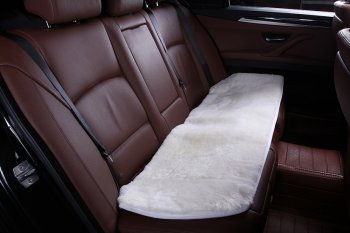 Квадраты на заднее сиденье (короткий ворс натур. мех ) Автопилот  (белый)