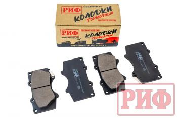 1 589 р. Колодки тормозные передние РИФ Toyota LC120,150, Hilux 2005+OEM 04465-35250, 04465-35290 ,Pajero 4 дизель 4605A472, 4605A481 РИФ riftoy-04465-35290  с доставкой в г. Керчь. Увеличить фотографию 1