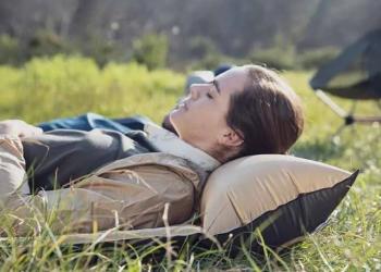 3 019 р. Коврик самонадувающийся с подушкой Naturehike, 185х60х2,5 см, песочный Naturehike nh15q002-d-yesn  с доставкой в г. Керчь. Увеличить фотографию 4