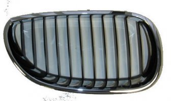 Правая решетка радиатора BodyParts BMW 5 серия  E60 (2003-2007) седан дорестайлинг (хром черный)