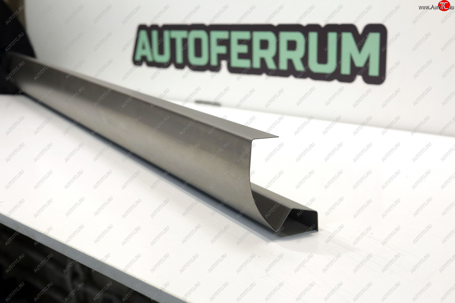 2 989 р. Правый ремонтный порог AUTOFERRUM Volkswagen Golf ( 5, 6) - Jetta A5 (Оцинкованная сталь 1 мм.) с доставкой в г. Керчь Увеличить фотографию 1 2 989 р. Правый ремонтный порог AUTOFERRUM Volkswagen Golf ( 5, 6) - Jetta A5 (Оцинкованная сталь 1 мм.) с доставкой в г. Керчь