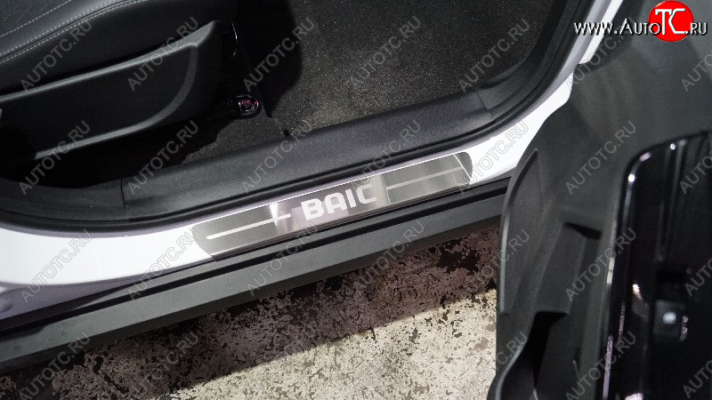 3 799 р. Накладки на пороги, ТСС Тюнинг  BAIC BJ40 (2022-2025) (лист шлифованный надпись BAIC)  с доставкой в г. Керчь