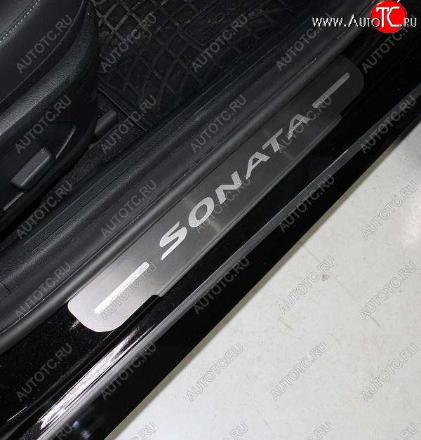 1 000 000 р. Накладки на порожки салона ТСС Тюнинг  Hyundai Sonata  DN8 (2019-2022) (лист шлифованный, надпись Sonata)  с доставкой в г. Керчь