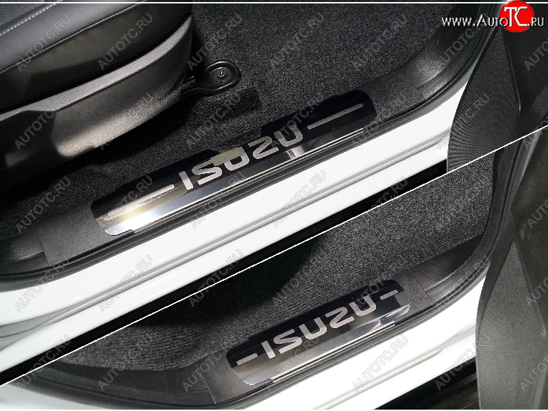 4 599 р. Накладки на пластиковые порожки салона ТСС Тюнинг  Isuzu D-Max  RG (2020-2023) DoubleCab (лист зеркальный надпись ISUZU)  с доставкой в г. Керчь