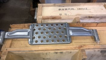 2 849 р. Ступенька (шарнирнаяподвесная) нижней подножки в сборе J6 510346051558281-71A+T68810 FAW 510346051558281-71a+  с доставкой в г. Керчь. Увеличить фотографию 4