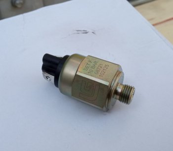 4 579 р. Датчик давления 30B0133 (!!!УЦЕНКА: возможен нетоварный вид!!!) LIUGONG 30b0133  с доставкой в г. Керчь. Увеличить фотографию 2