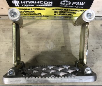 Ступенька железная нижняя левая правая SHACMAN X3000 SHACMAN dz14251240130
