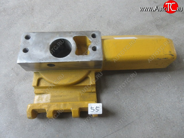 11 719 р. Опора направляющего колеса SD16 (кронштейн, суппорт) правая SHANTUI 16y-40-03400  с доставкой в г. Керчь