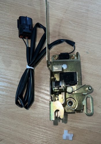 1 659 р. Замок двери правый (механизм) Sitrak VALMO000662    SITRAK 811w62680-6142  с доставкой в г. Керчь. Увеличить фотографию 3