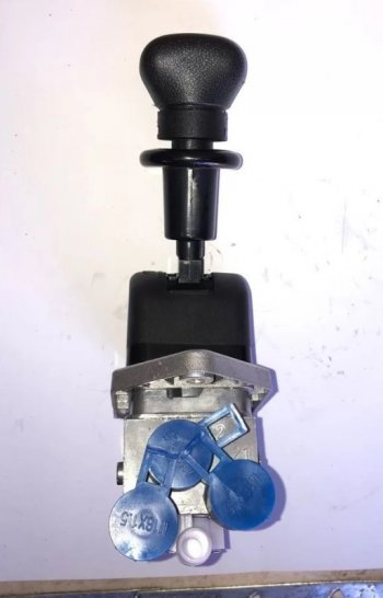 1 689 р. Кран ручного тормоза Howo T5G 811W52315-6156 VALMO000533 SITRAK 811w52315-6156  с доставкой в г. Керчь. Увеличить фотографию 3
