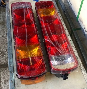 2 589 р. Фонарь задний правый Howo T5GSitrak (4 болта) VALMO000538 SITRAK wg9719810012  с доставкой в г. Керчь. Увеличить фотографию 2