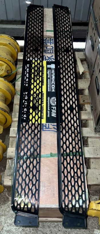 1 569 р. Решетка бампера верхняя (тягач) SHAANXI DZ97189621064 SHACMAN dz97189621064  с доставкой в г. Керчь. Увеличить фотографию 2