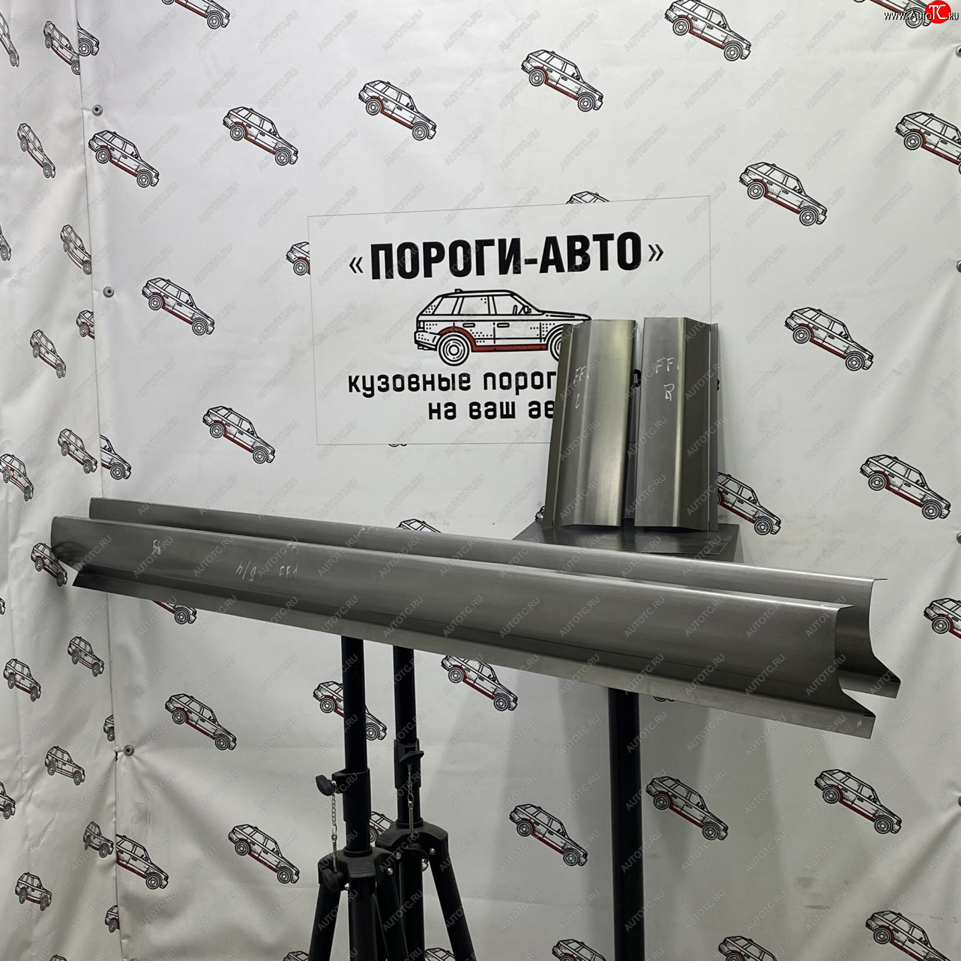 1 989 р. Правый ремонтный порог Пороги-Авто  Ford Focus  1 (1998-2005) седан дорестайлинг, универсал дорестайлинг, хэтчбэк 3 дв. дорестайлинг, хэтчбэк 5 дв. дорестайлинг, седан рестайлинг, универсал рестайлинг, хэтчбэк 3 дв. рестайлинг, хэтчбэк 5 дв. рестайлинг (холоднокатаная сталь 1 мм)  с доставкой в г. Керчь
