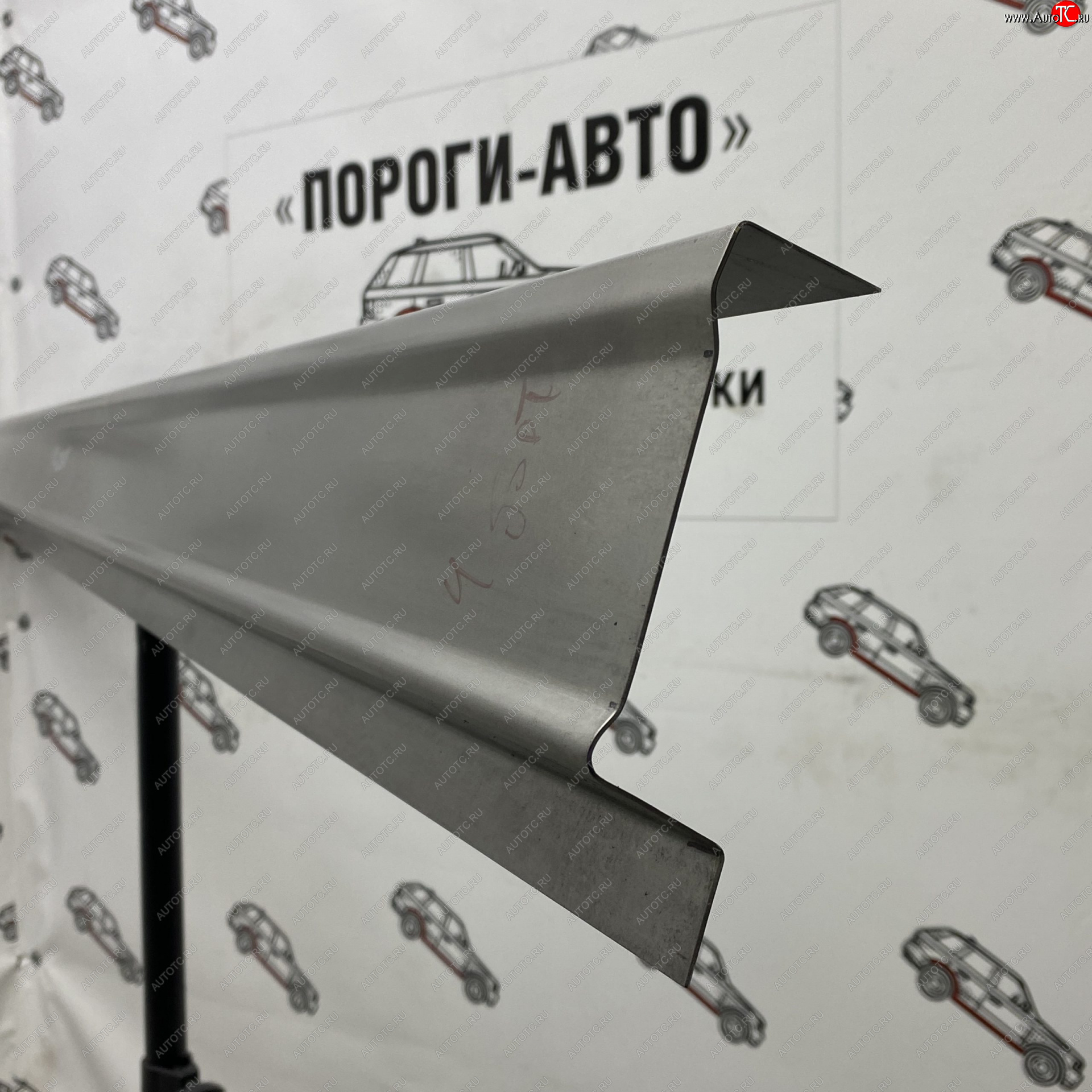 1 989 р. Правый ремонтный порог Пороги-Авто Toyota Land Cruiser 200 1-ый рестайлинг (2012-2015) (Холоднокатанная сталь 1 мм)  с доставкой в г. Керчь