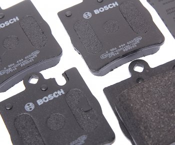 2 399 р. Колодки тормозные задние (4шт.) BOSCH Mercedes-Benz E-Class W210 дорестайлинг седан (1996-1999)  с доставкой в г. Керчь. Увеличить фотографию 2
