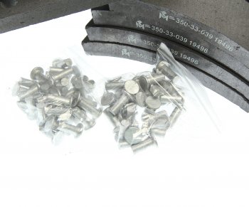3 189 р. Накладка тормозной колодки MAN MERCEDES (410x223) стандарт 64 отв. 8x18  93059 (8шт.) MEGAPOWER MEGAPOWER 350-33-039  с доставкой в г. Керчь. Увеличить фотографию 2