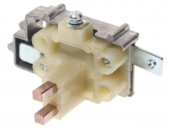 619 р. Щеткодержатель КАМАЗ ЕВРО генератора 6582.3701-01 в сборе 28V ЭНЕРГОМАШ ЭНЕРГОМАШ 6582.3701-01  с доставкой в г. Керчь. Увеличить фотографию 1