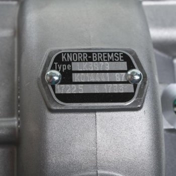 42 999 р. Компрессор ГАЗ-3414,УРАЛ-5557,63674 (1 цилиндровый) жид. охлаж. без шкива KNORR-BREMSE KNORR-BREMSE lk-3879  с доставкой в г. Керчь. Увеличить фотографию 4