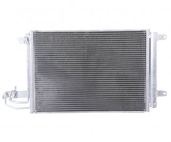 9 349 р. Радиатор кондиционера VW Golf (09-13) AUDI A3 (03-10) SKODA Octavia (08-13) с ресивером LUZAR LUZAR lrac1811j  с доставкой в г. Керчь. Увеличить фотографию 1