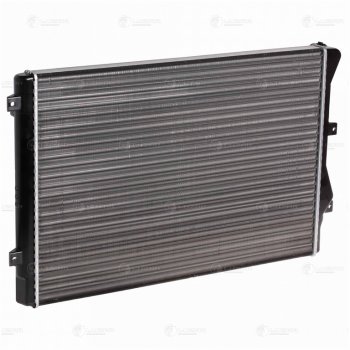 10 599 р. Радиатор VW Passat (10-),Golf,Touran AUDI A3,TT SKODA Superb охлаждения двигателя LUZAR LUZAR lrc1811j  с доставкой в г. Керчь. Увеличить фотографию 1