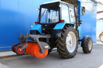 172 999 р. Щетка коммунальная МТЗ-80,82,1221,LOVOL-504 сварной редуктор, колеса 4.00х8 (40-90 л.с.) САЛЬСК Сальсксельмаш мк-4  с доставкой в г. Керчь. Увеличить фотографию 4