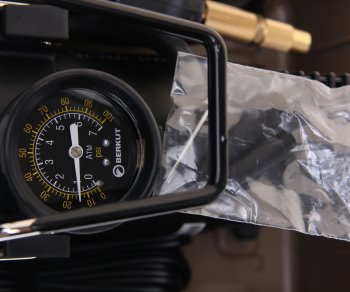 8 349 р. Компрессор автомобильный 44лмин. 10атм. 14.5А 12V в прикуриватель (бокс) BERKUT BERKUT spec-15  с доставкой в г. Керчь. Увеличить фотографию 2