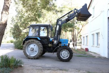 296 999 р. Погрузчик МТЗ-80,82 (ТУРС-1000) навесной (база на поддоне) без джойстика САЛЬСК САЛЬСКСЕЛЬМАШ турс-1000-0  с доставкой в г. Керчь. Увеличить фотографию 2