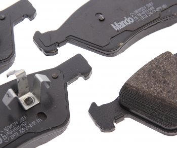 2 299 р. Колодки тормозные MERCEDES W164 (ML),X164 (GL),W211,W251 (04-) передние (4шт.) MANDO MANDO mbf015224 MANDO mbf015224  с доставкой в г. Керчь. Увеличить фотографию 2