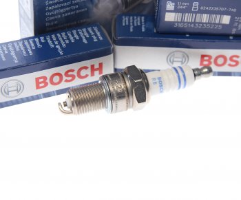 979 р. Свеча зажигания WR7DCX+ ВАЗ-2111 V8 комплект BOSCH BOSCH 0242235915  с доставкой в г. Керчь. Увеличить фотографию 2