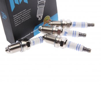 759 р. Свеча зажигания VW Bora,Golf 4,5,6,Passat B3,B5,B6 (1.41.61.8) AUDI A3 SEAT SKODA (4шт.) MEGAPOWER MEGAPOWER 370-31-121  с доставкой в г. Керчь. Увеличить фотографию 4