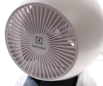 7 999 р. Вентилятор настольный 12 скоростей 13см 25Вт белый ELECTROLUX ELECTROLUX etf-109w hc-1602096  с доставкой в г. Керчь. Увеличить фотографию 3