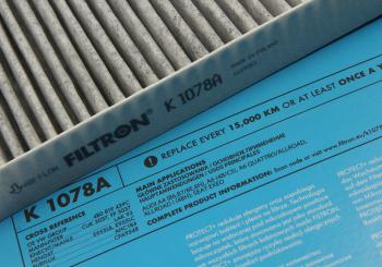 1 059 р. Фильтр воздушный салона AUDI A4 (01-07),A6 (99-05) угольный FILTRON FILTRON k1078a  с доставкой в г. Керчь. Увеличить фотографию 2