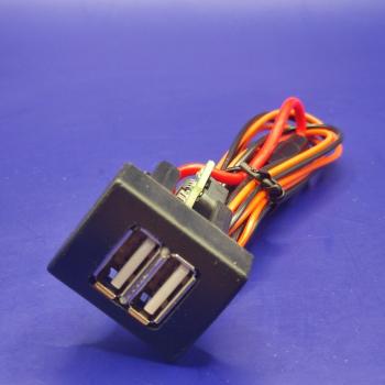 969 р. USB зарядное устройство Granta Kalina2 Datsun Priora подходит для Apple,Samsung АПЭЛ 2039546130092  с доставкой в г. Керчь. Увеличить фотографию 2