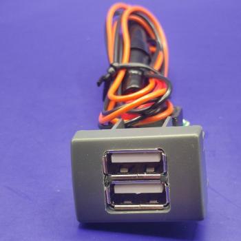 1 149 р. USB автомобильное зарядное устройство АПЭЛ (2039546547456) ГАЗ ГАЗель Next A62,А65 автобус (2016-2025)  с доставкой в г. Керчь. Увеличить фотографию 3