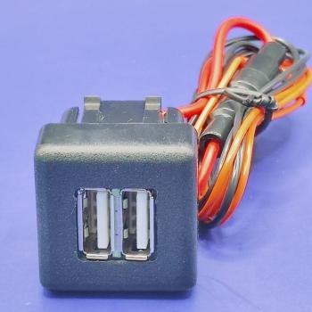 969 р. USB автомобильное зарядное устройство Lada 2110, 2111, 2112 АПЭЛ 2039548905926  с доставкой в г. Керчь. Увеличить фотографию 1